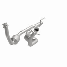 Load image into Gallery viewer, MagnaFlow Direct Fit Catalytic Converter 04 Jeep Grand Cherokee 4.7L