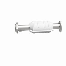 Load image into Gallery viewer, MagnaFlow Direct Fit Catalytic Converter 00-01 Cherokee 4L rr OEM
