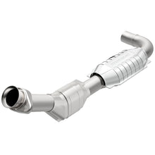 Load image into Gallery viewer, MagnaFlow Direct Fit Catalytic Converter 99-00 Ford F-150 4.2L 50S