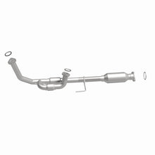 Load image into Gallery viewer, MagnaFlow Direct Fit Catalytic Converter California Grade CARB Compliant 95-97 Toyota Avalon