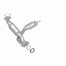 Load image into Gallery viewer, MagnaFlow Direct Fit Catalytic Converter 01-02 Mitsu Montero 3.5L