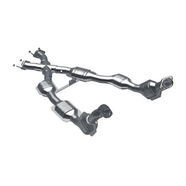 MagnaFlow Direct Fit Catalytic Converter 96-98 4.6L *California*
