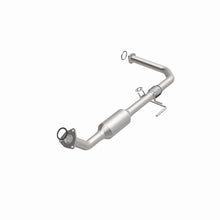 Load image into Gallery viewer, MagnaFlow Direct Fit Catalytic Converter OEM 2003-2004 Toyota Tundra Underbody - 47.125in Length