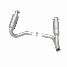 Load image into Gallery viewer, MagnaFlow Direct Fit Catalytic Converter 2008 Chrysler Aspen 4.7L/Dodge Durango 4.7L 2WD