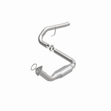 Load image into Gallery viewer, MagnaFlow Direct Fit Catalytic Conv 02-06 Cadillac Escalade / 02-06 GM Yukon (Inc Denali) 6.0L D/S
