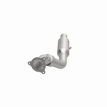 Load image into Gallery viewer, MagnaFlow Direct Fit Catalytic Converter OEM 2004-2006 Chrysler Pacifica Underbody
