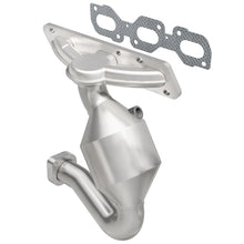 Load image into Gallery viewer, MagnaFlow Direct Fit Catalytic Converter 01-02 Cougar 2.5L Front
