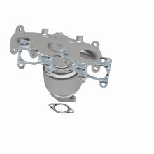 Load image into Gallery viewer, MagnaFlow Direct Fit Catalytic Converter 07-09 Hyundai Santa Fe 2.7L