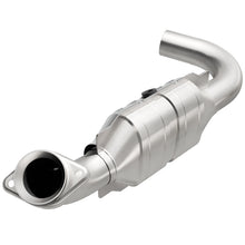 Load image into Gallery viewer, MagnaFlow Direct Fit Catalytic Converter 07-08 Expe/Nav 5.4L D/S OEM