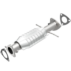 MagnaFlow Direct Fit Catalytic Converter 96-99 S10/Sanoma 4WD 4.3L