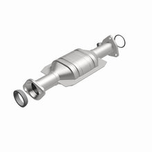 Load image into Gallery viewer, MagnaFlow Direct Fit Catalytic Converter 95 Honda Odyssey 2.2L