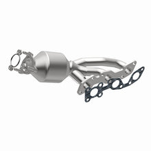 Load image into Gallery viewer, MagnaFlow Direct Fit Catalytic Converter 01-04 Nissan Frontier Passenger Side Manifold