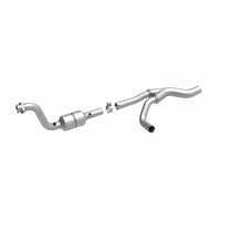 Load image into Gallery viewer, MagnaFlow Direct Fit Catalytic Converter 04-06 Dodge Durango 5.7L Passenger Side