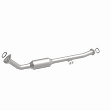 Load image into Gallery viewer, MagnaFlow Direct Fit Catalytic Converter OEM 2001-2004 Toyota Sequoia Underbody