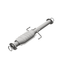 Load image into Gallery viewer, MagnaFlow Direct Fit Catalytic Converter 01-04 Toyota Tacoma 3.4L Rear