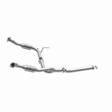 Load image into Gallery viewer, MagnaFlow DF Cat. Conv3/04-05 Ford Explorer 4.0L / 3/04-05 Mercury Mountaineer Y-Pipe Assembly