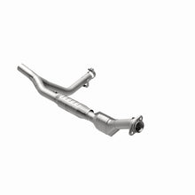 Load image into Gallery viewer, MagnaFlow Direct Fit Catalytic Converter 01 Ford Trucks 5.4L