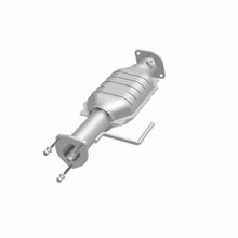 Load image into Gallery viewer, MagnaFlow Direct Fit Catalytic Converter 00-04 Jeep Wrangler 4.0L Rear/2.4L/2.5L