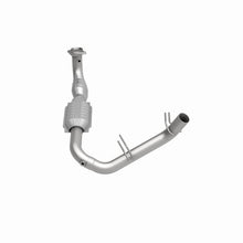 Load image into Gallery viewer, MagnaFlow Direct Fit Catalytic Converter 98 Ford Expedition 5.4L