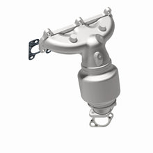 Load image into Gallery viewer, MagnaFlow Direct Fit Catalytic Converter 07-09 Hyundai Santa Fe 2.7L