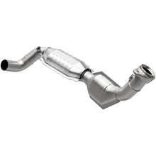 Load image into Gallery viewer, MagnaFlow Direct Fit Catalytic Converter 01-02 Ford F-150 5.4L