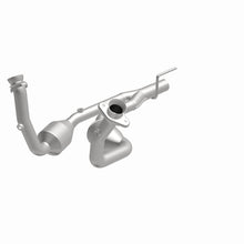 Load image into Gallery viewer, MagnaFlow Direct Fit Catalytic Converter 04 Jeep Grand Cherokee 4.7L
