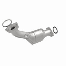 Load image into Gallery viewer, MagnaFlow Direct Fit Catalytic Converter 00-04 Toyota Tacoma 3.4L California