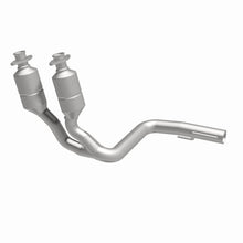 Load image into Gallery viewer, MagnaFlow Direct Fit Catalytic Converter 99-00 Grand Cherokee 4.0L