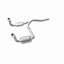 Load image into Gallery viewer, MagnaFlow Direct Fit Catalytic Converter 07-11 Dodge Nitro 4.0L
