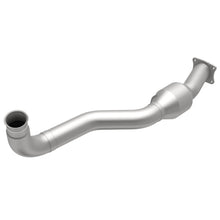 Load image into Gallery viewer, MagnaFlow Direct Fit Catalytic Converter01-05 GM Silv/Sierra 6.6L