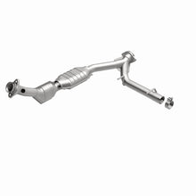 Load image into Gallery viewer, MagnaFlow Direct Fit Catalytic Converter 03 Lincoln Navigator 5.4L