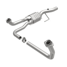 Load image into Gallery viewer, MagnaFlow Direct Fit Catalytic Converter 98-99 Dodge Van