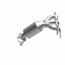 Load image into Gallery viewer, MagnaFlow Direct Fit Catalytic Converter 05-08 Kia Sportage 2.7L Passenger Side