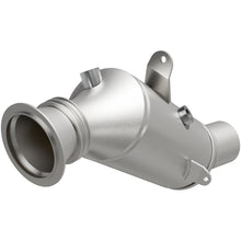 Load image into Gallery viewer, MagnaFlow Direct Fit Catalytic Converter 2015 BMW 640i/740i Underbody
