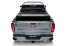 Load image into Gallery viewer, UnderCover 20-21 Jeep Gladiator 5ft Triad Bed Cover