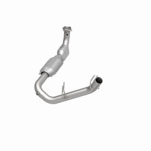 Load image into Gallery viewer, MagnaFlow Direct Fit Catalytic Converter 97-98 Ford Trucks 5.4L
