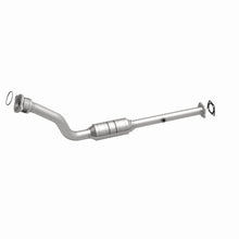 Load image into Gallery viewer, MagnaFlow Direct Fit Catalytic Converter 98-01 GM MidSize 3.1L