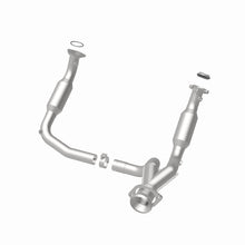 Load image into Gallery viewer, MagnaFlow Direct Fit Catalytic Converter 2007-2008 Cadillac Escalade 6.2L
