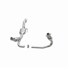 Load image into Gallery viewer, MagnaFlow Direct Fit Catalytic Converter 00-02 Dakota 3.9L