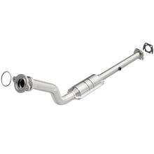 Load image into Gallery viewer, MagnaFlow Direct Fit Catalytic Converter 98-01 GM MidSize 3.1L