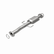Load image into Gallery viewer, MagnaFlow Direct Fit Catalytic Converter 02-04 Toyota Tacoma 2.7L Rear