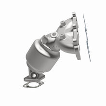 Load image into Gallery viewer, MagnaFlow Direct Fit Catalytic Converter 07-09 Hyundai Santa Fe 2.7L