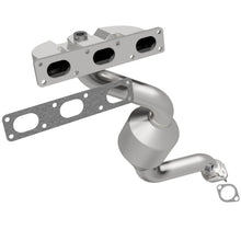 Load image into Gallery viewer, MagnaFlow DF Catalytic Conv BMW 99-00 323 2.5L / 99-00 328 2.8L / 99-00 Z3 2.5L/2.8L California