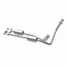 Load image into Gallery viewer, MagnaFlow Direct Fit Catalytic Converter California Grade 96-00 GM Tahoe/Yukon/Escalade 5.7L