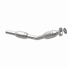 Load image into Gallery viewer, MagnaFlow Direct Fit Catalytic Converter Converter 05-08 Toyota Corolla 1.8L