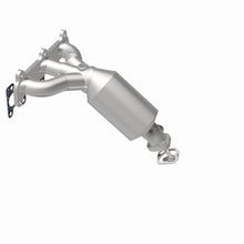 Load image into Gallery viewer, MagnaFlow Direct Fit Catalytic Converter 05-08 Hyundai Tucson/Kia Sportage 2.7 L P/S Manifold AWD