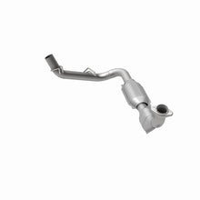 Load image into Gallery viewer, MagnaFlow Direct Fit Catalytic Converter 98 Ford Expedition 5.4L