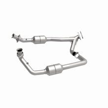 Load image into Gallery viewer, MagnaFlow Direct Fit Catalytic Converter 00-03 Ford E150 5.4L