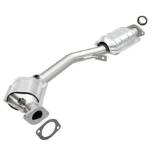 Load image into Gallery viewer, MagnaFlow Direct Fit Catalytic Converter 99-04 Subaru Forester 2.5L