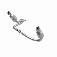 Load image into Gallery viewer, MagnaFlow Direct Fit Catalytic Converter 04 Dakota 3.7/4.7 4WD OEM
